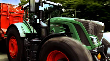 Kolik koní má traktor Fendt Vario 900?