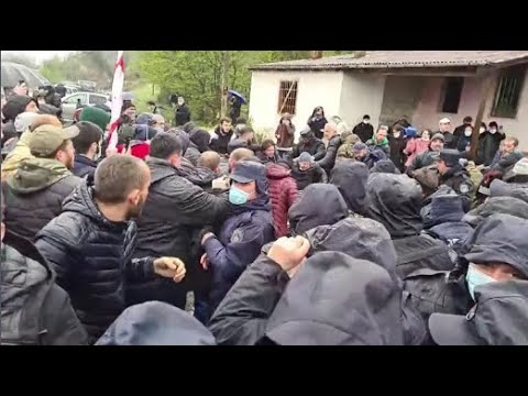 აქციის მონაწილეები ნამახვანში შეშვებას და კარვებისთვის ალტერნატიულ ფართს ითხოვენ