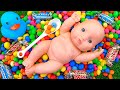 Satisfying Video l Candy Glitter Mixing in Bathtub Kitty with Magic Slime & Glossy Playdoh Duck ASMR