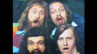 Insterburg & Co. – Wir sind verlauste Affen