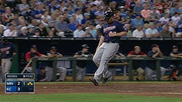 MIN@KC: Santana pulls Twins within one on RBI single