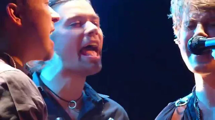 Hanson - cover a capella Bee gees "too much heaven" Paris 13.12.13