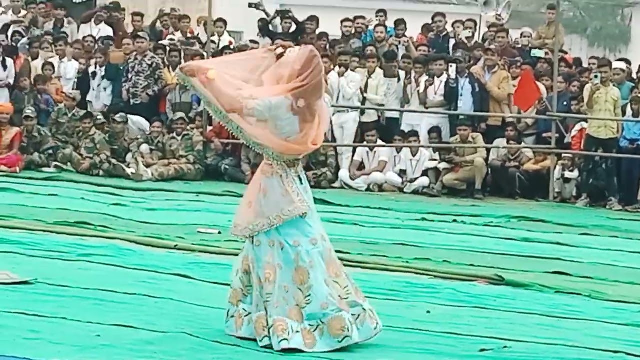 गौरव ने किया लड़की बनकर जबरजस्त डांस,8962260036