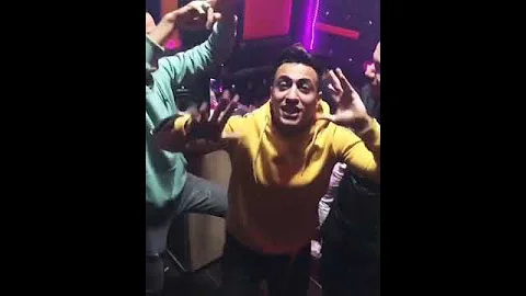 لايف مصطفي الجن و هادي الصغير مهرجان هاخدك رحله علي الزنزانه مصطفي الجن و هادي الصغير لسه منزلش 