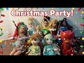 Elsa &amp; Anna Toddlers Christmas Dance Party! Elsia and Annia Christmas Videos