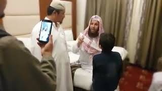 طفل افغانستاني يعالج بفضل الله ثم الشيخ علي