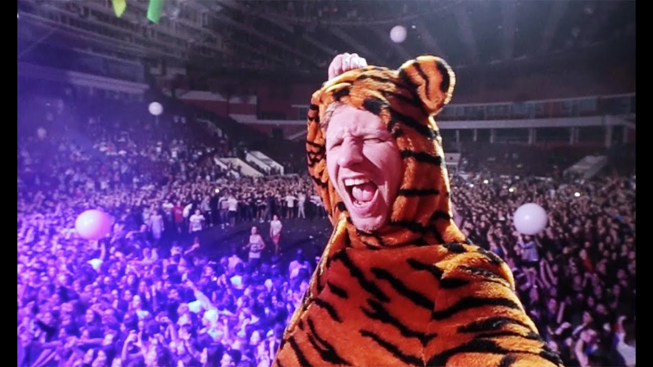 Макс Корж — Большой Flat. Санкт-Петербург - YouTube