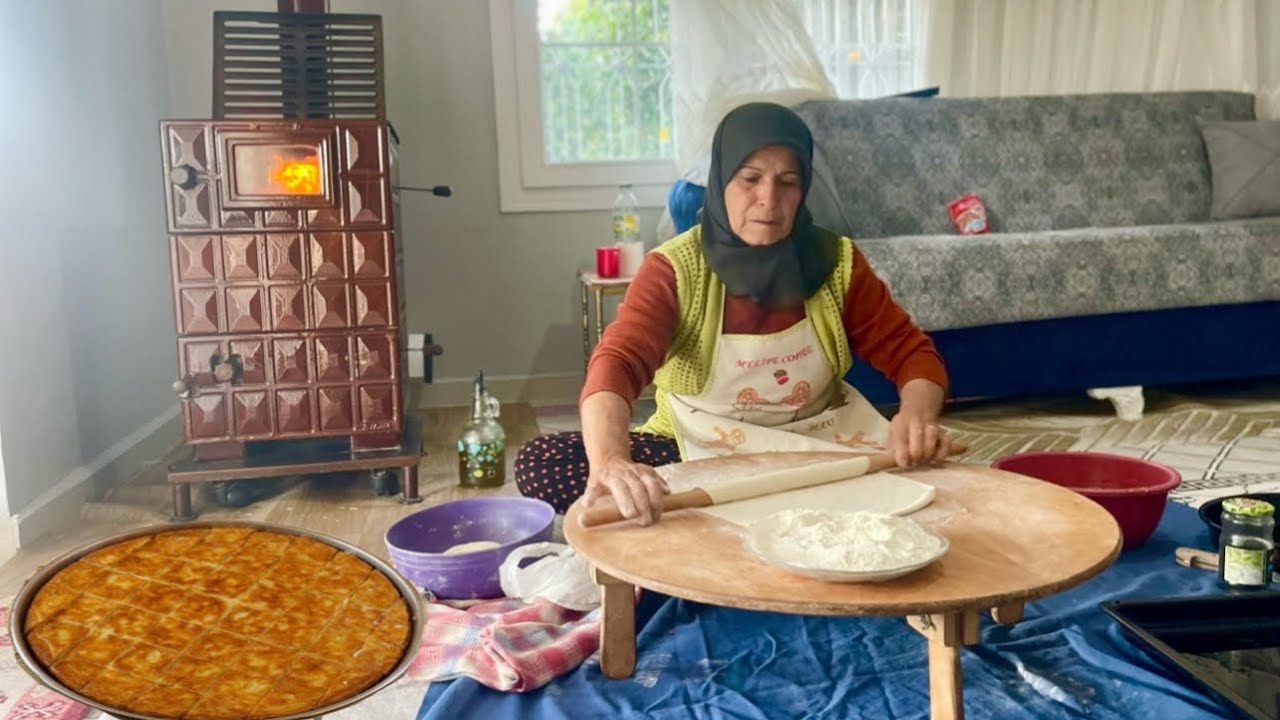KÖYDE SOBALI SICAK KÖY EVİ KAT KAT ISPANAKLI BÖREK YAPIMI