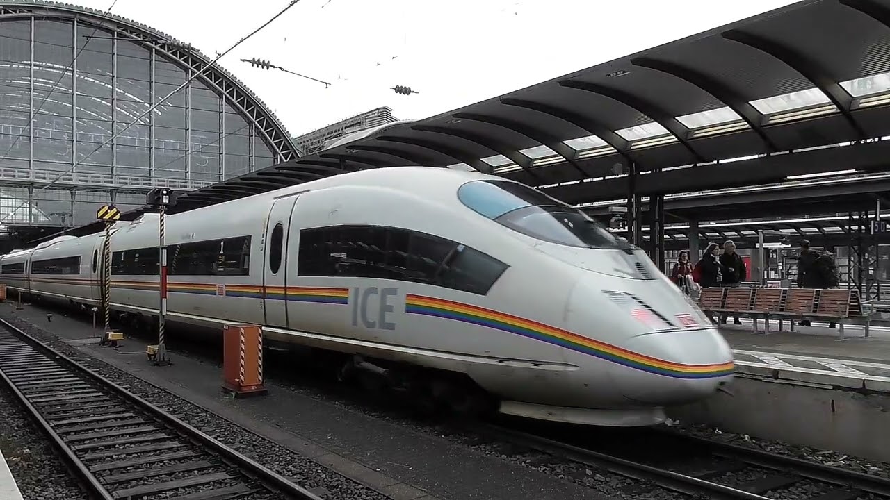 Sonderzug : 🏳️‍🌈 Regenbogen - ICE ( Unikat ) An + ab im Hauptbahnhof Frankfurt 