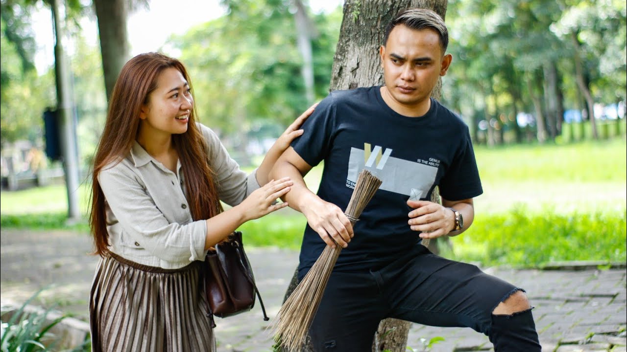 CEO PURA2 JADI TUKANG SAPU MISKN DEMI MENGUJI MANTAN PACARNYA!! ENDINGYA 100 % BIKIN SEMUA BAPER !!