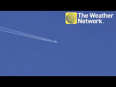 Why planes leave streaks across the sky - Science Behind Contrails