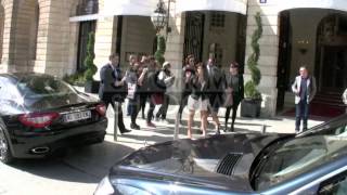Kim Kardashian and her mother Kris shopping at Hermes in Paris