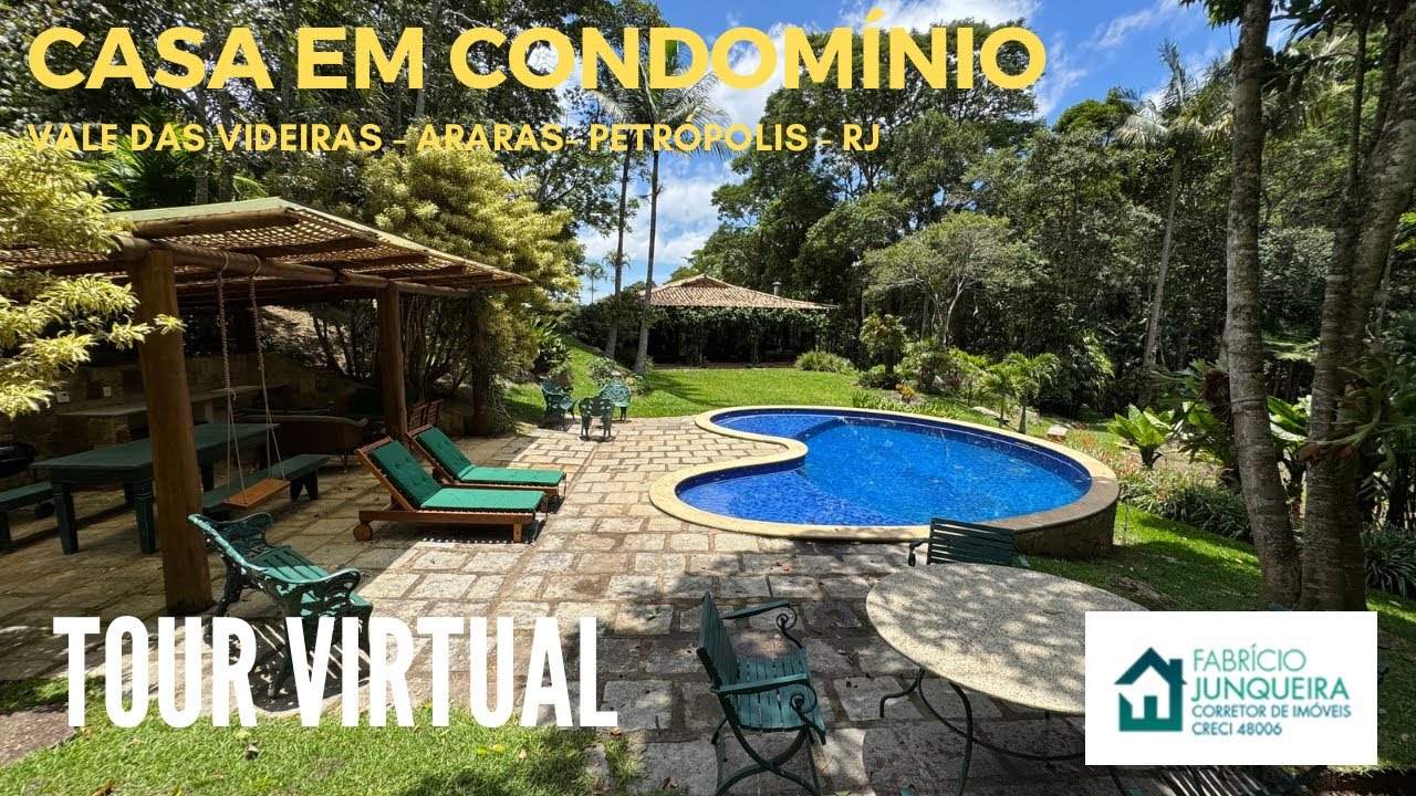 Linda casa com riacho e paisagem exuberante à venda em condomínio no Vale das Videiras, Petrópolis