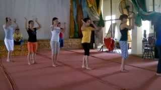 Khmer Krom Dancing Practice