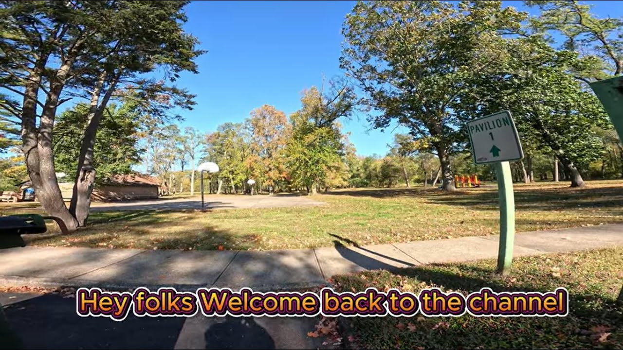 Прогулка по парку Playwicki Park в Пенсильвании с осенней листвой в разрешении 4K