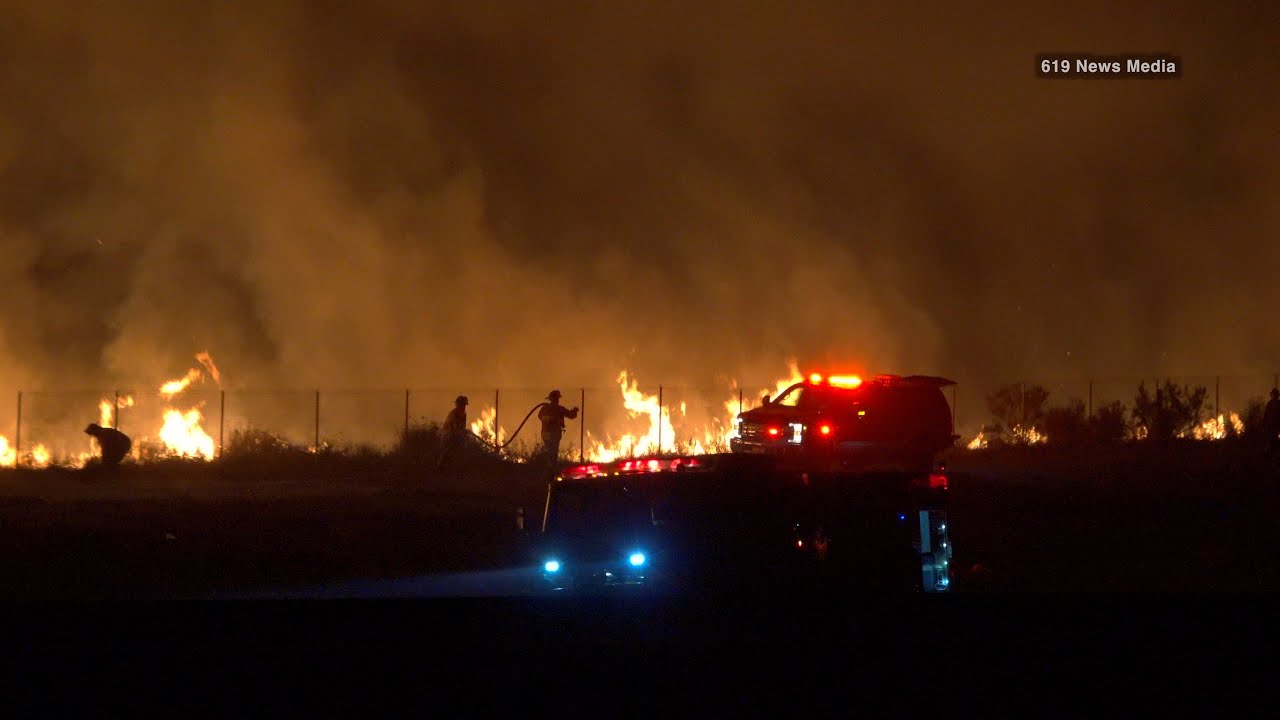 Two-Acre Brush Fire in Miramar Temporarily Shuts Down I-15 - YouTube