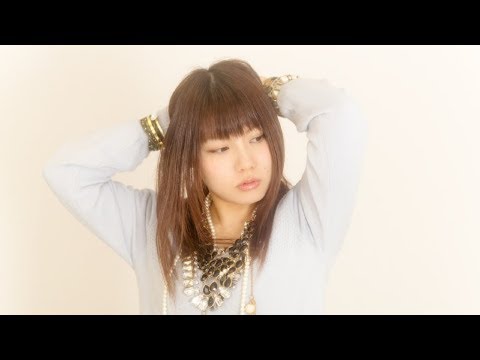 夜中に両親と叔母の話し声が聞こえた。「血がつながってないのに、よく引き取って育てたよね」