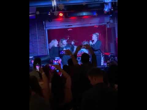 Candace Cameron Bure Andrea Barber And Jodie Sweetin Singing Full House Theme Song