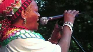 Mahotella Queens - 2 - LIVE at Afrikafestival Hertme 2006