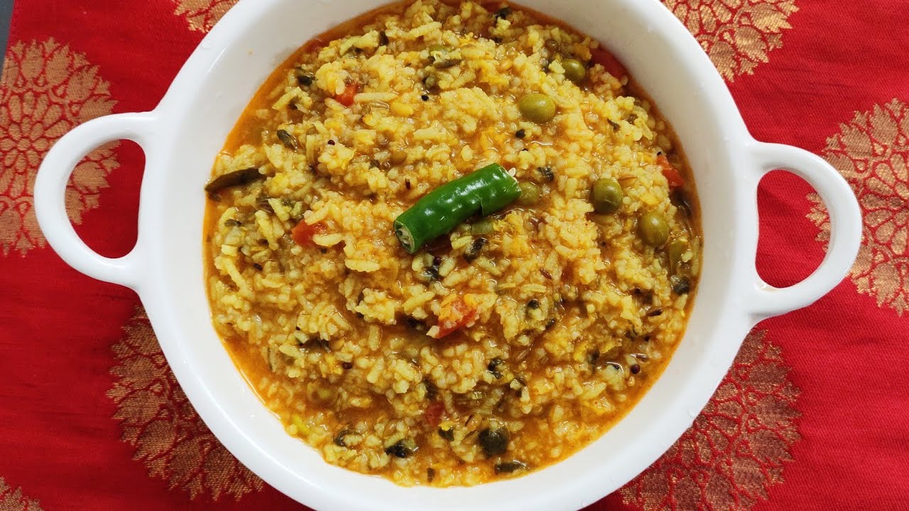 Masala Khichdi Recipe मंदिर की प्रसाद वाली खिचड़ी Tadkevali