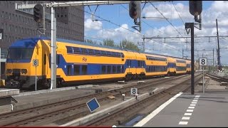 Ddz 7548 Komt Aan Op Station Almere Centrum