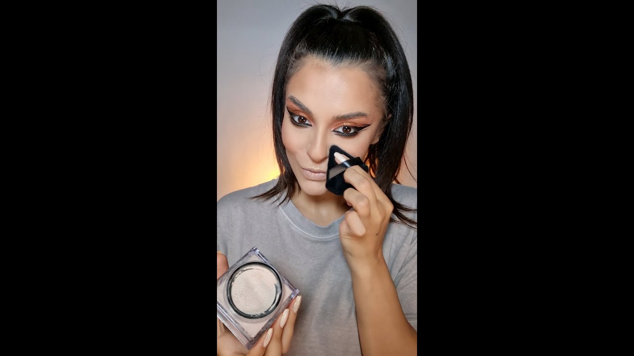 Dramatic Eyeliner Tutorial 