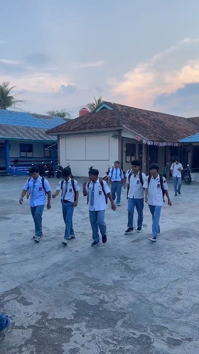 Do you get picked up after school? #short #funny #comedy #school