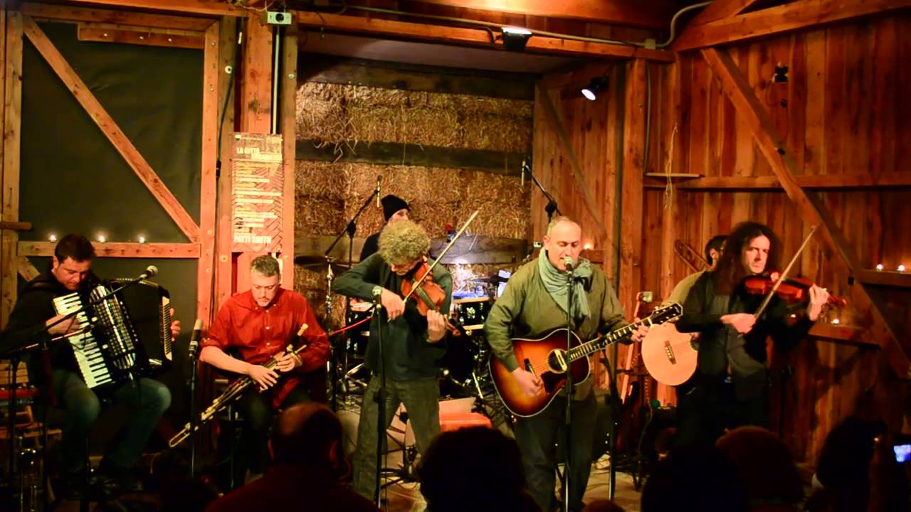 Casa del Vento - Pioggia nera - Live Doccione 2014