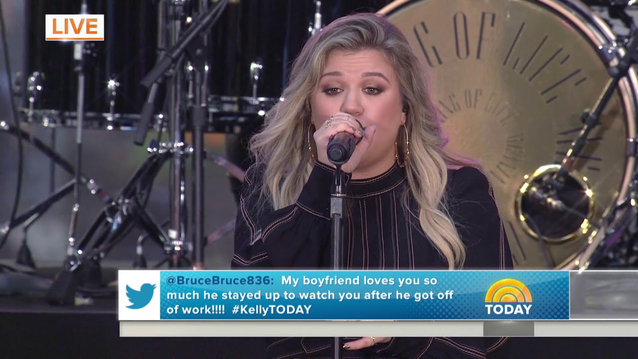 Kelly Clarkson Performs New Single, 'Love So Soft,' on 'America's Got Talent ...