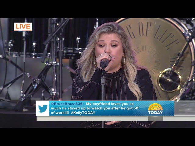 Kelly Clarkson - Love So Soft (The Today Show)