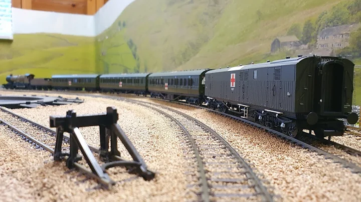 Accurascale OO gauge Siphon G Ambulance train livery review