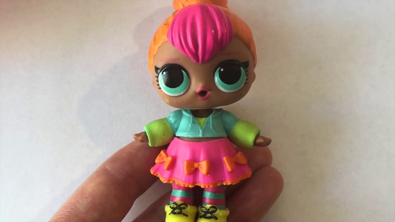 Melody makes an Neon QT LOL Surprise Doll Family! YouTube