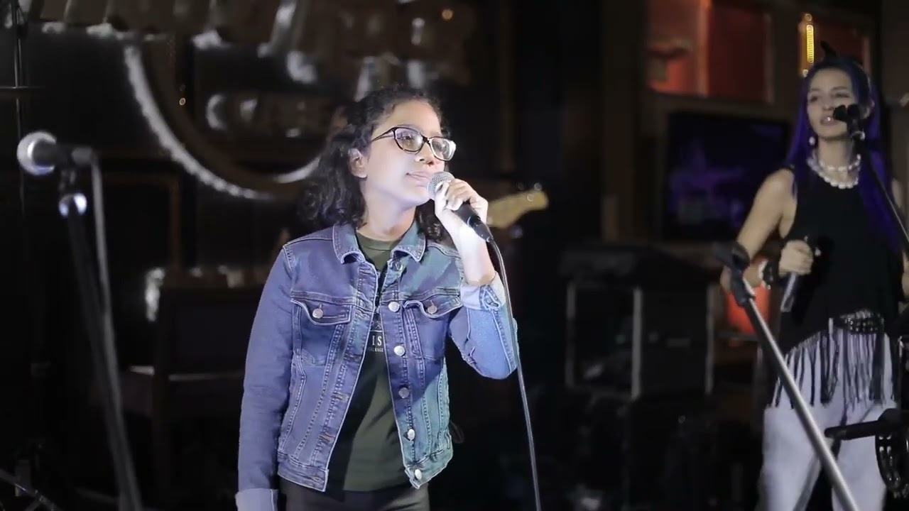 Do I Wanna Know Suria Concierto mitad de año 2022 YouTube