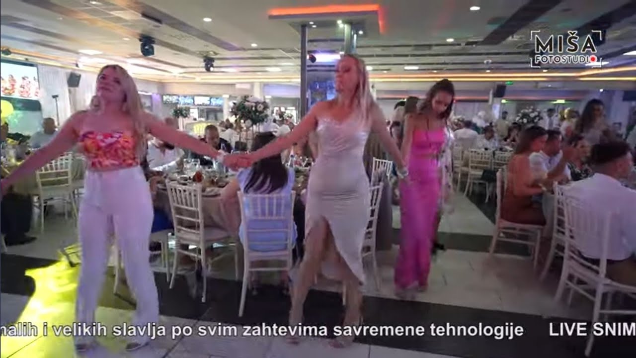 Predivni mladenci uz kolo i pesmu sa svatovima -Radisa Urosevic & Moma Krstic ``Hit orkestar``