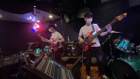 ZOOM B1 FOUR #17”JacoBass”