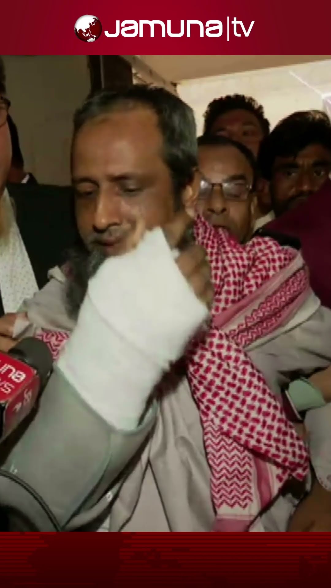 'মোল্লারে মার, মোল্লারে মার বলে মার শুরু করে চিন্ময়ের সমর্থনকারীরা' #chinmoydas #iskcon #jamunatv