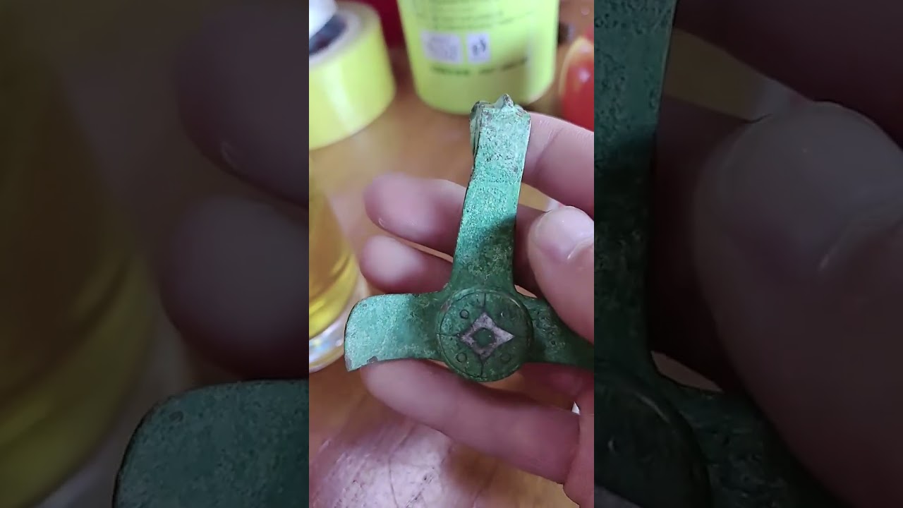 Bronze artifacts dating back to five thousand years of China, made of gold and jade molds.