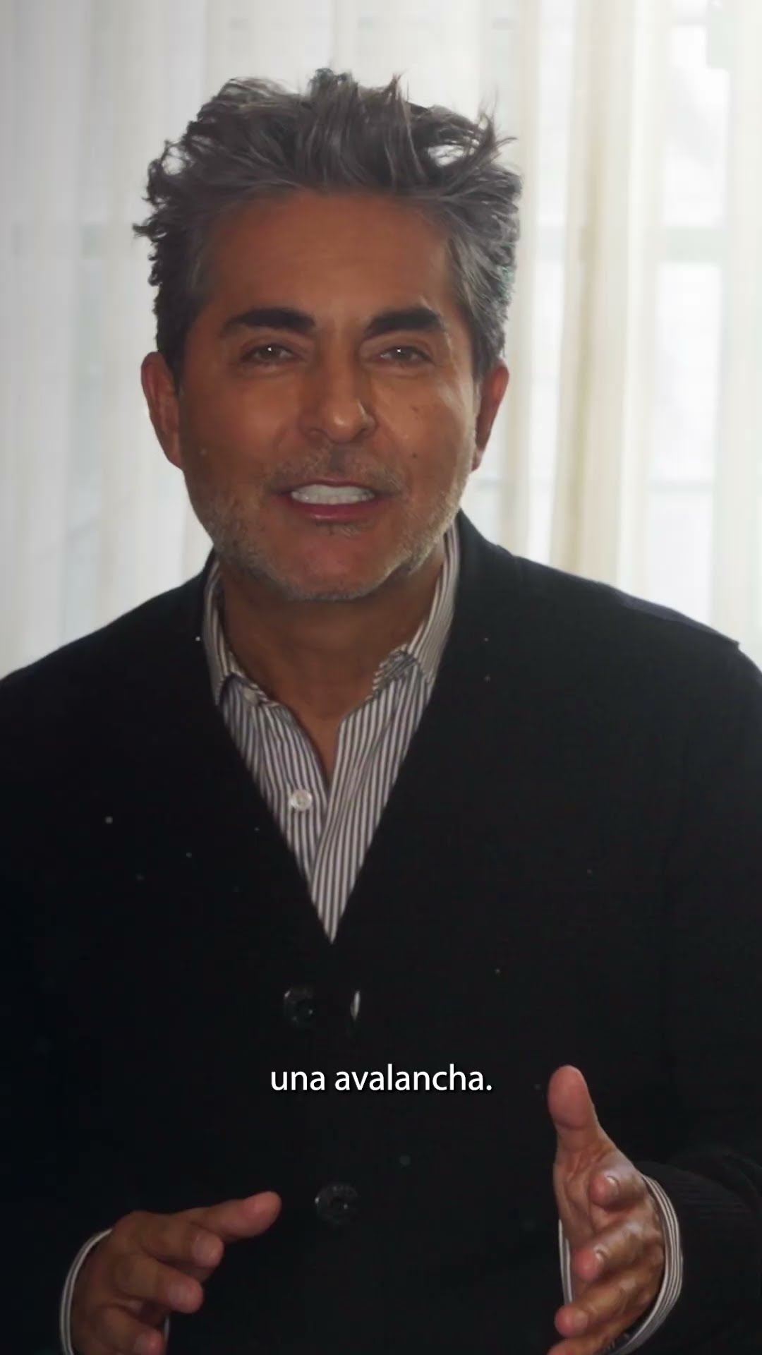 Raúl Araiza habla del regalo navideño que le TIRÓ LOS DIENTES ? #ElMejorRegaloEsEstarJuntos