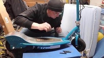 Razor E200 batteries, motor, controller, and new variable speed throttle upgrades.MORE POWER  Part 4