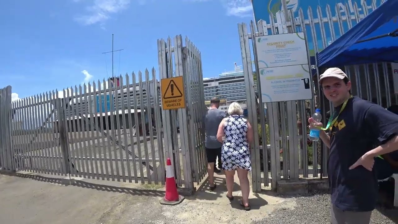 Carnival Luminosa Visit to Alotau   PNG Dec 2023