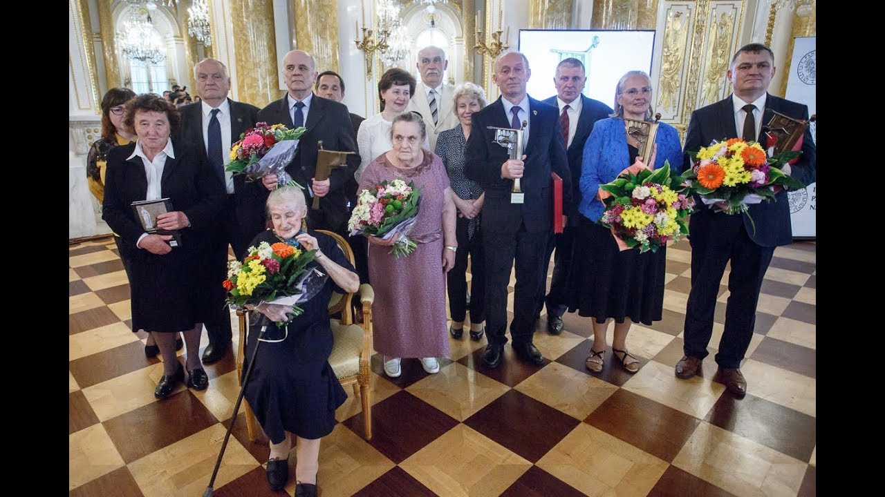 new statesman KUSTOSZE PAMIĘCI