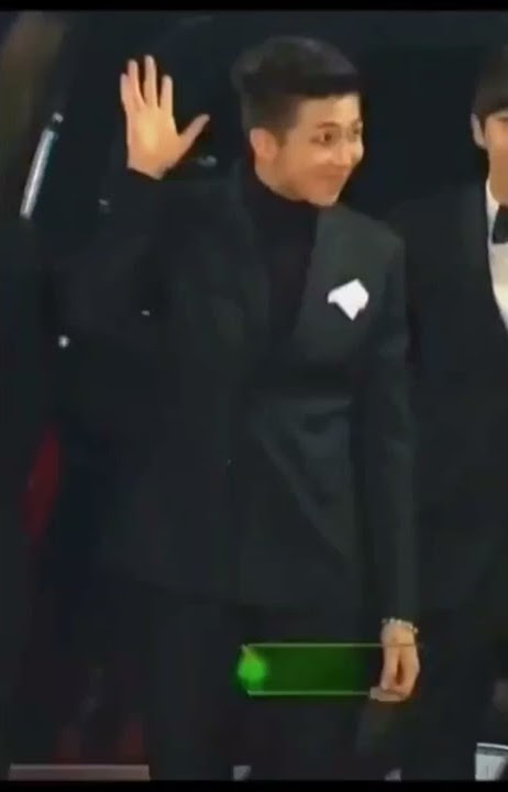 Para reporter mengabaikan mereka sebelumnya, sekarang melihat mereka! 👑 #BTS