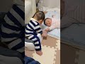 双子がかわいいのに、足のムチムチが更に魅力的過ぎる