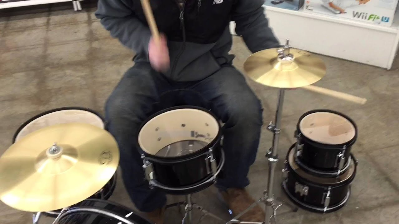 Barret Plays Gig at New Bargain Hunt in Chattanooga YouTube