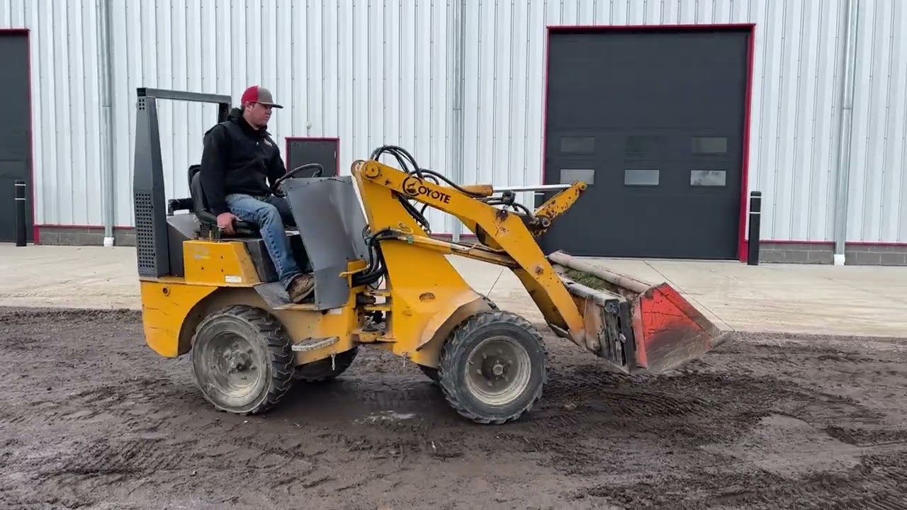 Gehl Coyote 170 Wheel Loader picture