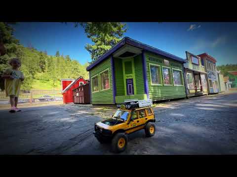 Tiny Truck in a Tiny Town The Shop - RC Music