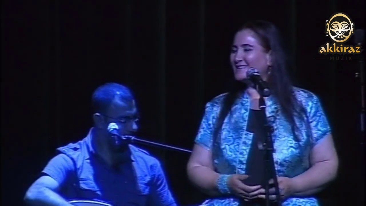 Sabahat Akkiraz - Dağlar Duman Böyle