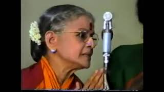 மஹா பெரியவா, ஜயேந்திர பெரியவா, பால பெரியவா  மும்மூர்த்திகளையும் இந்த வீடியோவில் தரிசிக்கலாம்...