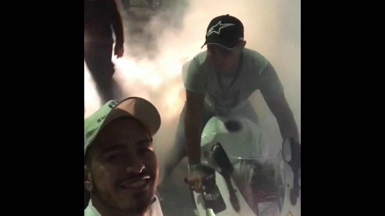 camera iphone 8 plus apk MOTO LAGUNA 2018 GRAU CORTE BURN | JHOWV8