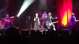 Roxette performing &quot;The Look&quot; Live @ The Sydney Entertainment Centre, Australia.